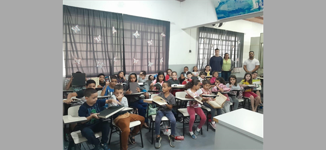 CRIANÇAS DO PROJETO ESPAÇO AMIGO COMEMORAM DIA NACIONAL DO LIVRO INFANTIL